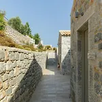 Trapela Luxury Hotel Liménion