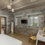 Trapela Luxury Hotel