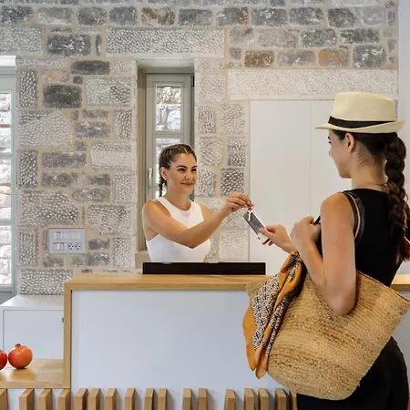 Trapela Luxury Hotel Limeni