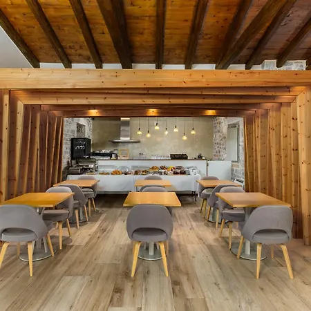 Trapela Luxury Hotel Limeni