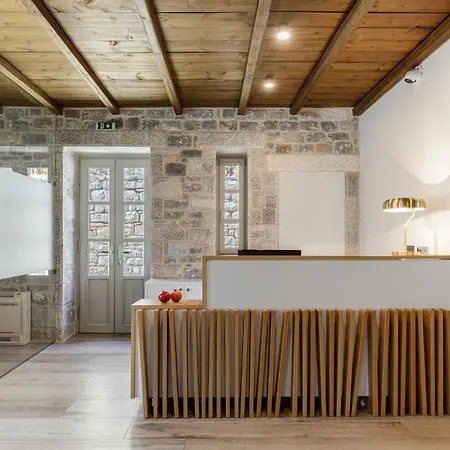 Trapela Luxury Hotel