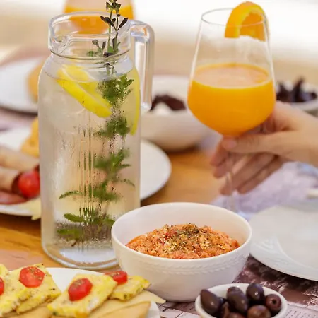 Trapela Luxury Limeni