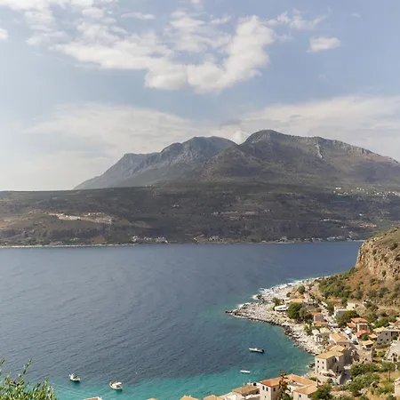 Ξενοδοχείο Trapela Luxury 4*