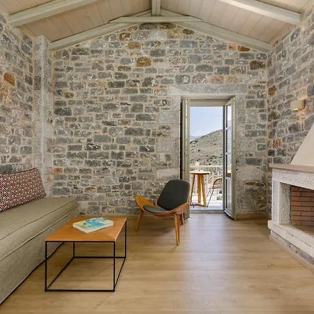 Trapela Luxury Hotel 4*