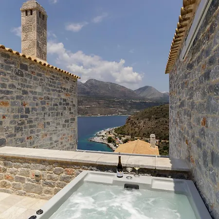 Trapela Luxury Limeni