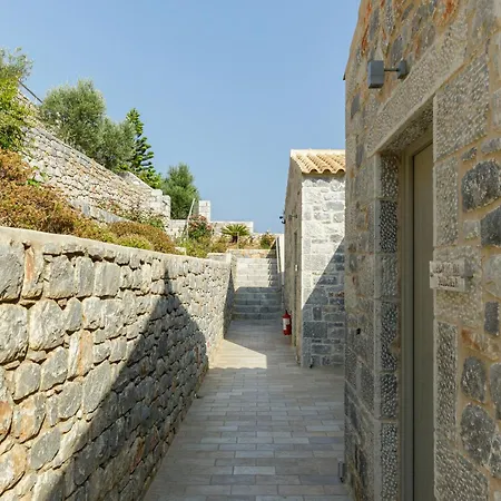 Trapela Luxury Hotel Liménion