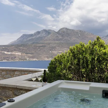 Trapela Luxury Hotel Limeni