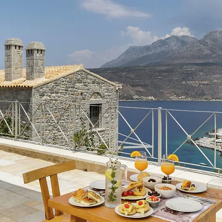 Trapela Luxury Hotel 4*