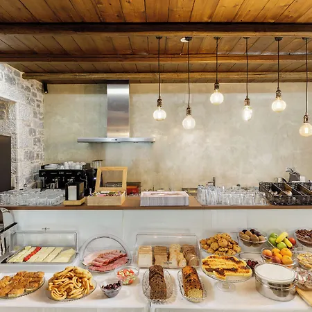 Trapela Luxury Hotel Limeni