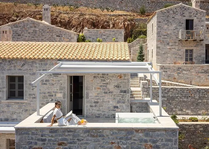 فندق Trapela Luxury 4*