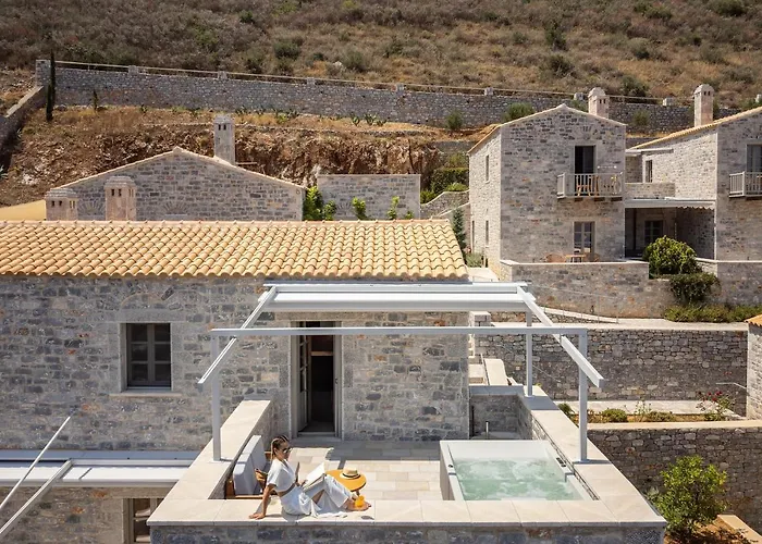 فندق Trapela Luxury 4*