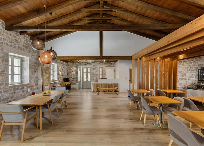 Trapela Luxury فندق