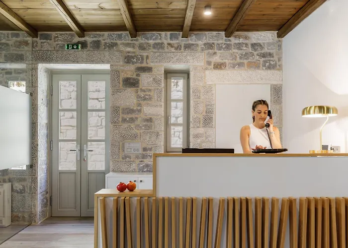 Ξενοδοχείο Trapela Luxury 4*