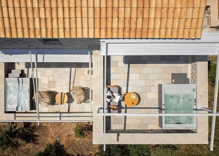 Trapela Luxury Liménion