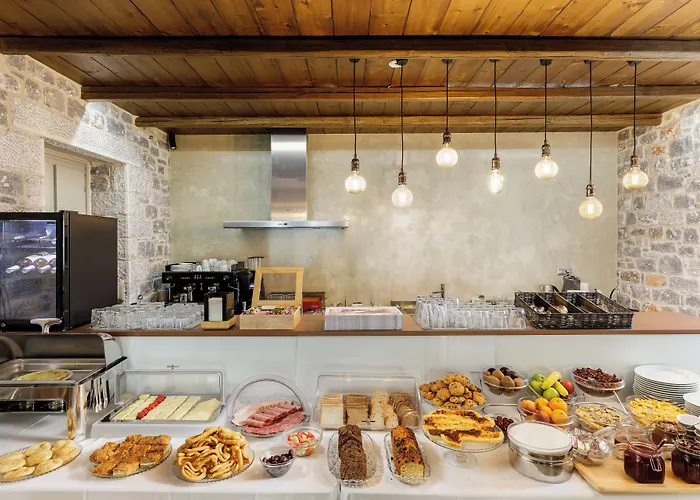 Trapela Luxury Отель