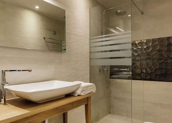 Trapela Luxury Liménion